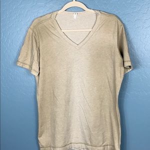 Lululemon Men’s V-neck Tshirt size M